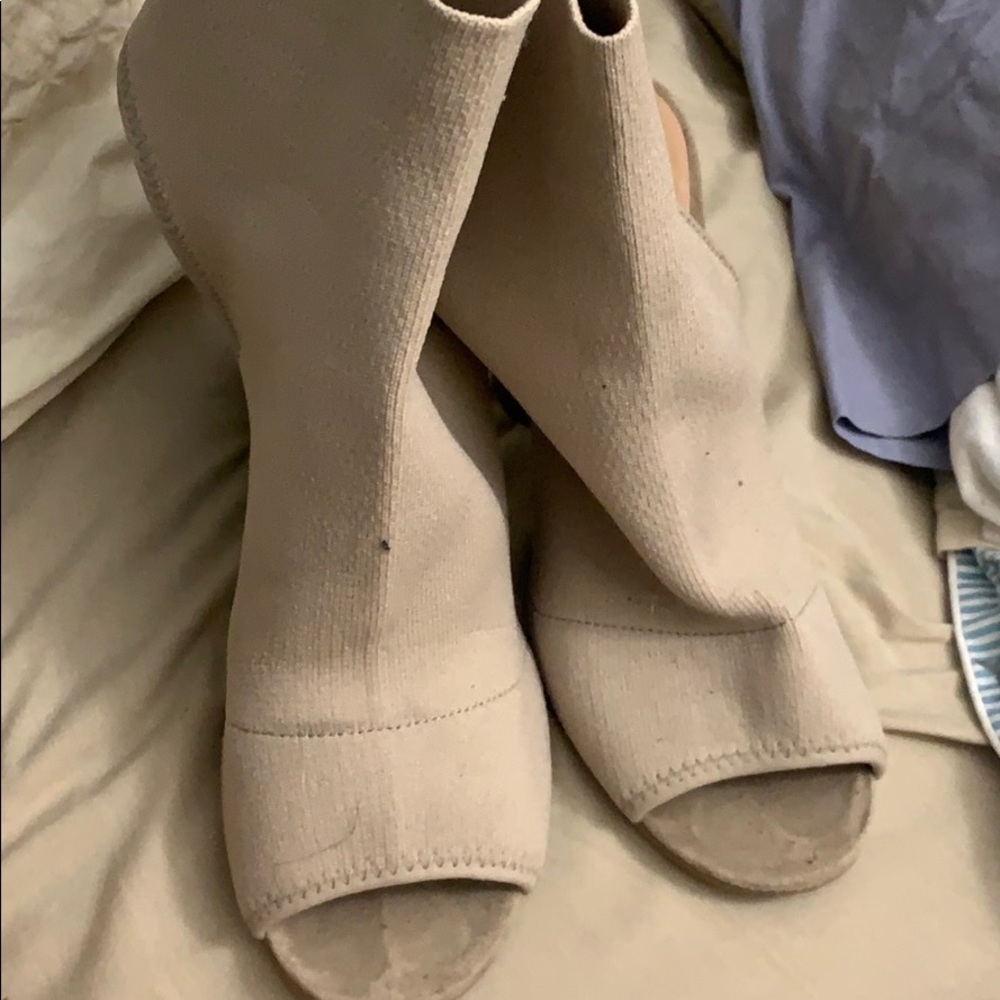 Nude heels - Picture 2 of 3